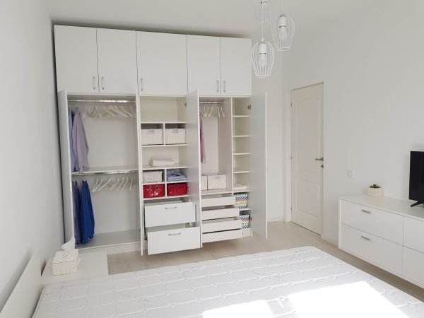 Mobilier dormitor la comanda