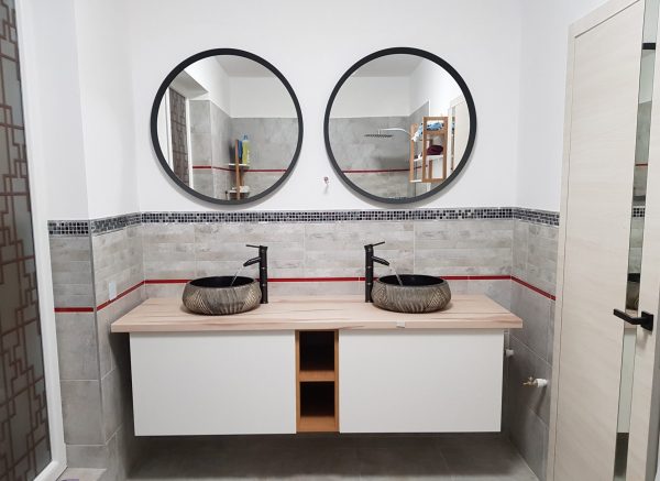 Mobilier pentru baie personalizat