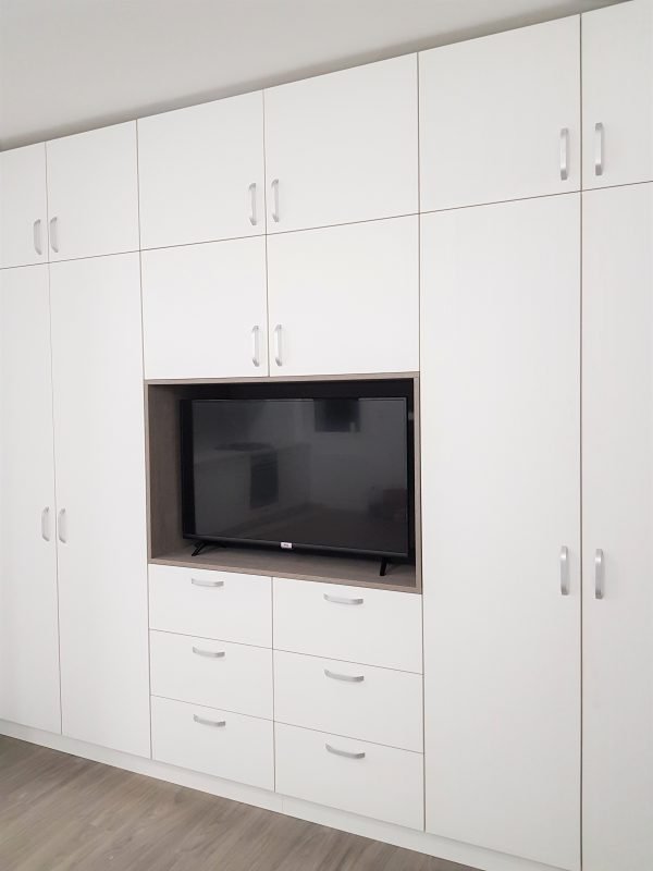 manere dormitor dulap cu tv integrat CncWoodSkills SRL Floresti Cluj