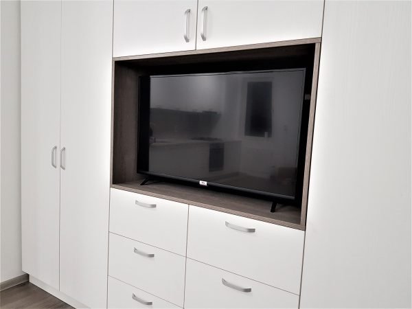 pal combinat cu parchet dulab asortat pal CncWoodSkills sertare blum executant CncWoodSkills Floresti Cluj