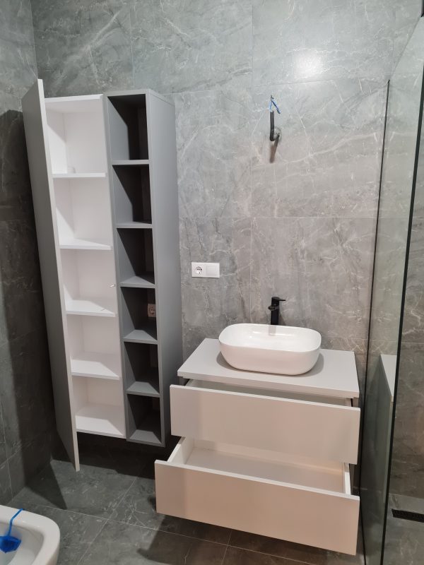 mobila la comanda baie MDF Cluj-Napoca sertare tandem tip-on integrat