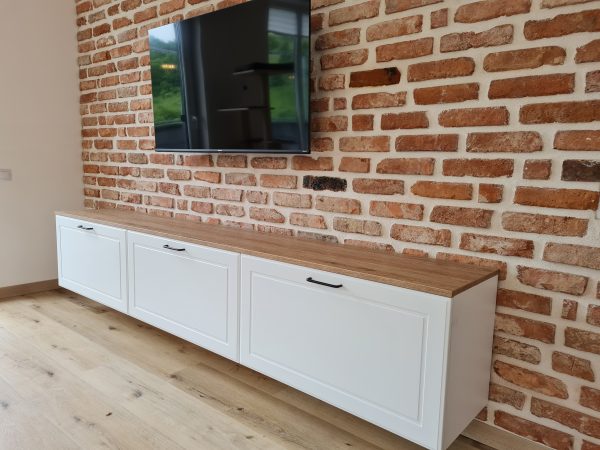 Living suspendat __ Stejar Anthor Natur H3330 EGGER __ usi MDF infoliat NettFront Alb Alpin Ultra Mat __ Balamale Blum __ amortizor gaz deschidere usa in jos 3usi