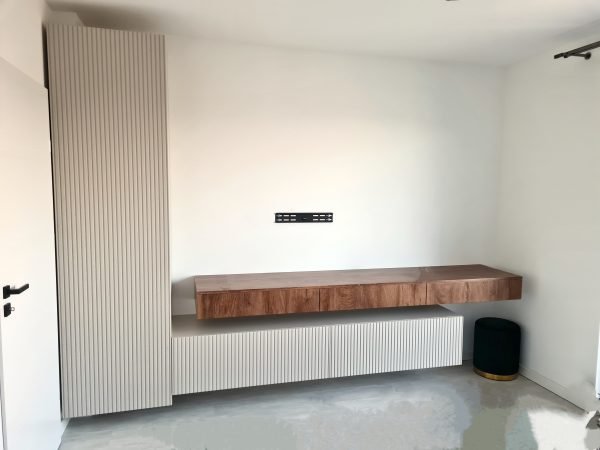Dormitor Personalizat Usi Riflajate NettFront Riflaj pe usa Casmir si Halifax cncwoodskills sertare blum tip-on integrat ancora chimica usi riflate