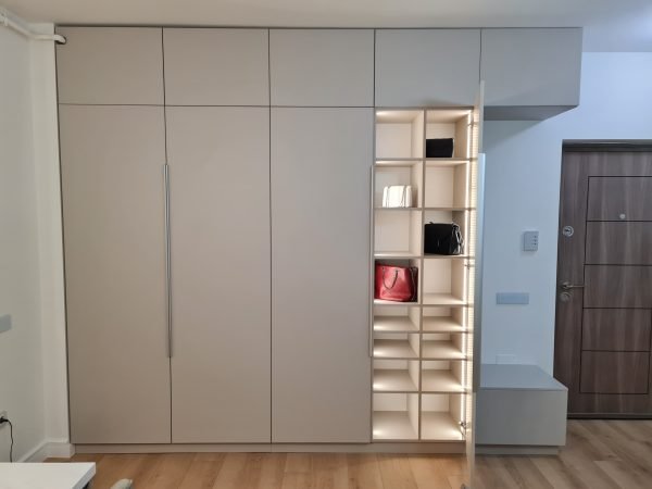 Dressing room Egger U702 Gri Casmir Usi Maner 1200mm Balamale Blum led integrat 2