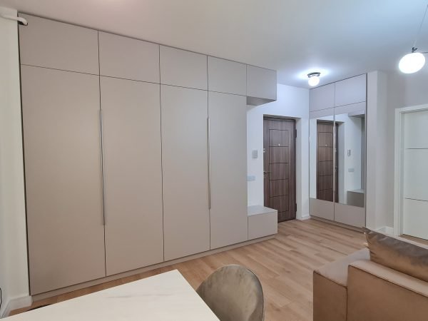 Dressing room Egger U702 Gri Casmir Usi Maner 1200mm Balamale Blum led integrat
