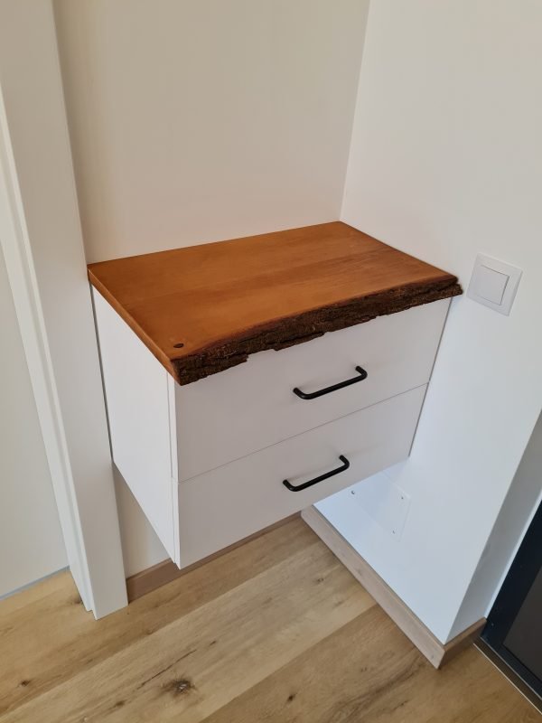 Mobilier hol personalizat, mobila la comanda cluj, tei lacuit, pal alb alpin, cncwoodskills cuier 4