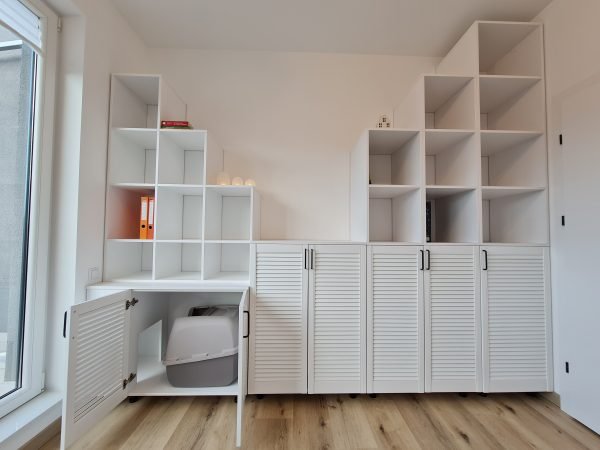 Mobilier personalizat Birou cu fronturi lamelare alb alpin realizat de cncwoodskills 2