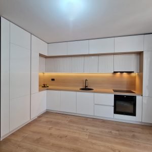 CNC Wood Skills bucatarie cu usi din MDF, profil gola, panou antistrop